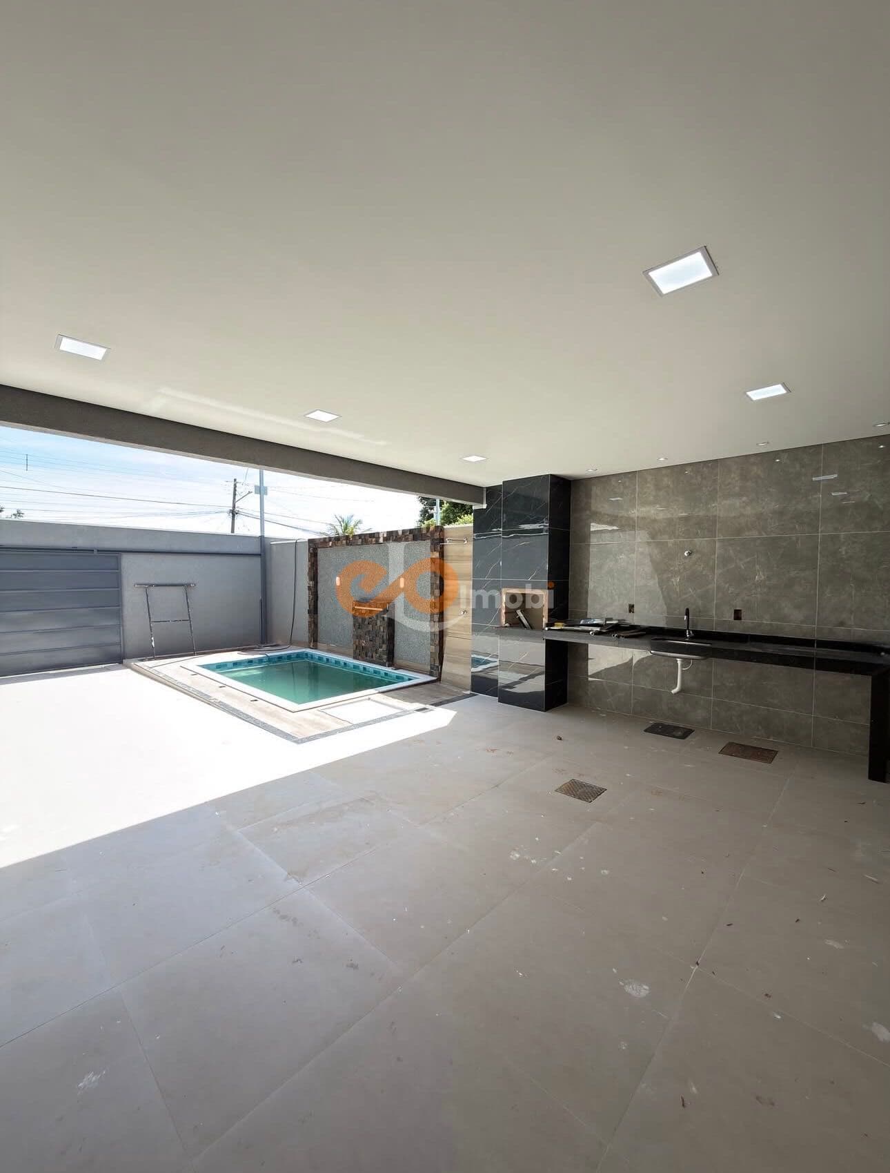 Casa Térrea com Piscina próx. ao Bretas