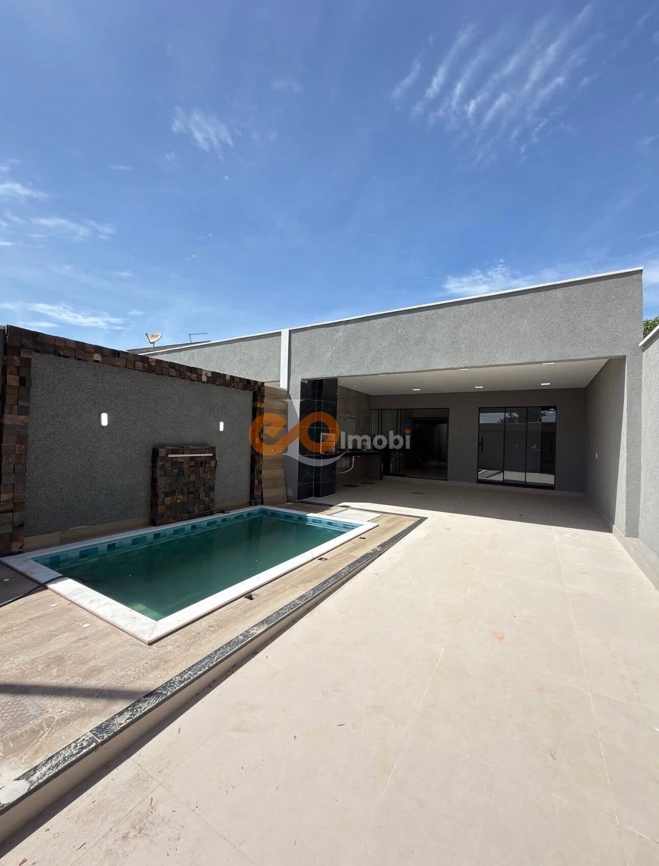 Casa Térrea com Piscina próx. ao Bretas