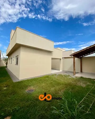 Casa 3/4 sozinha no lote