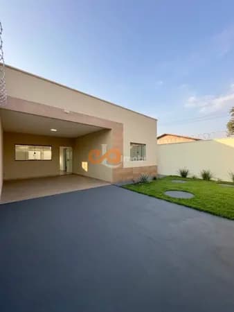 Casa de 3/4 sozinha no lote