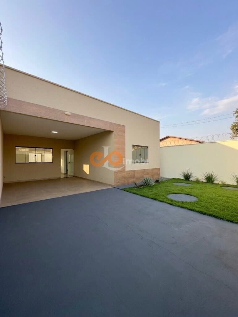 Casa de 3/4 sozinha no lote