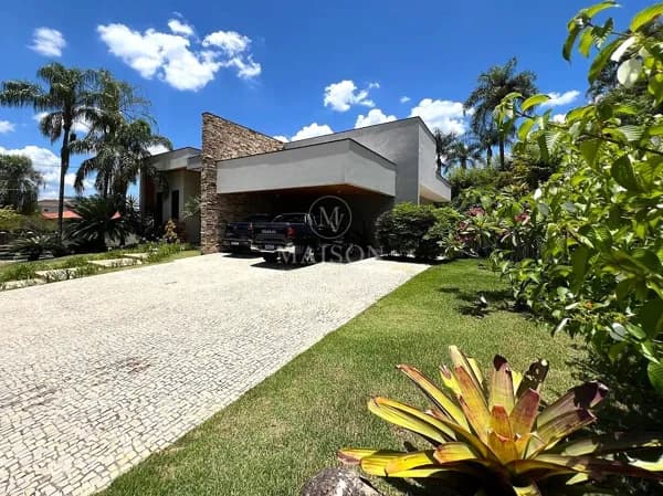 Linda Casa Térrea em Condomínio - Vinhedo