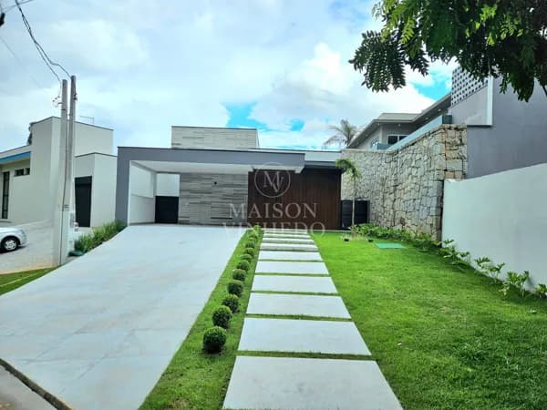 Casa em Condomínio para locação