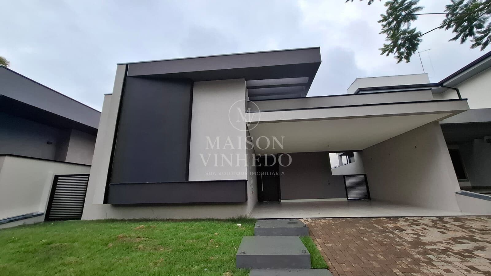 Casa nova em Condomínio a venda