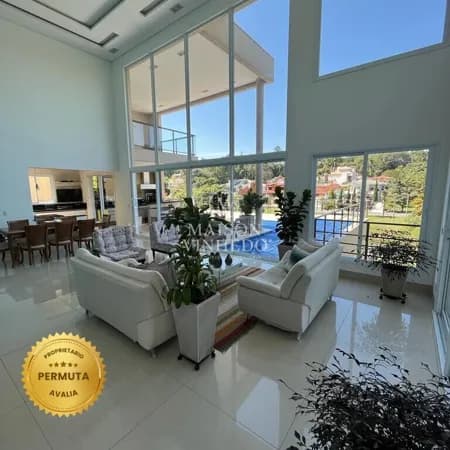 Alto padrão no Marambaia - 4 suites, elevador e vista para o lago a venda