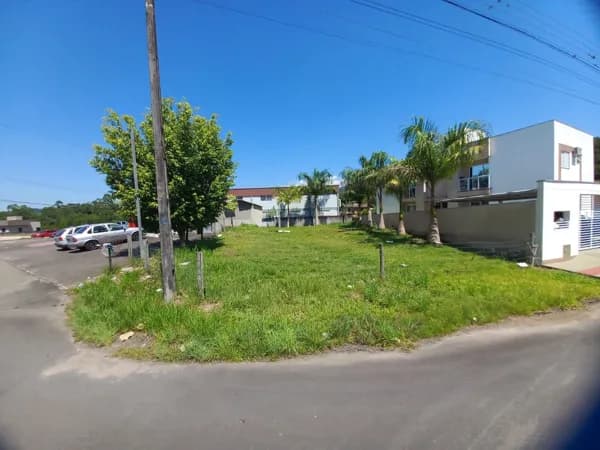terreno com quase 500m²