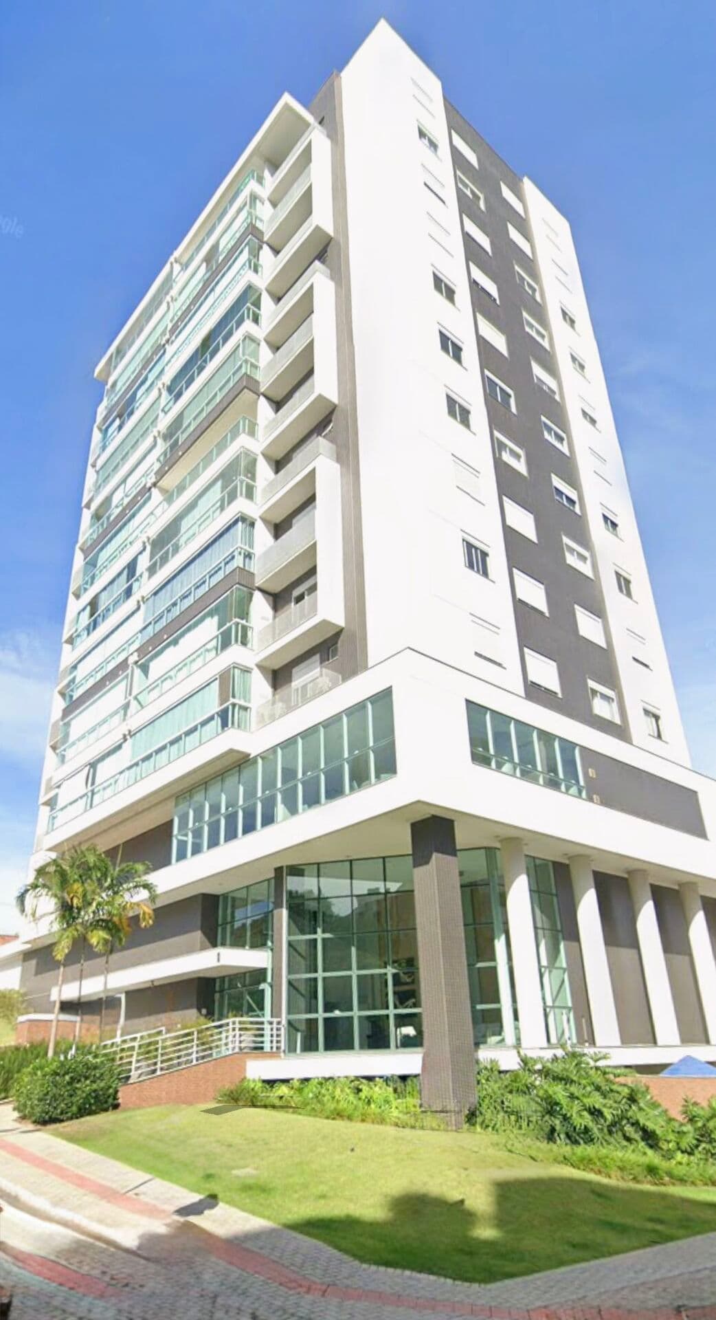 Apartamento mobiliado de 03 quartos sendo 01 suíte no Centro
