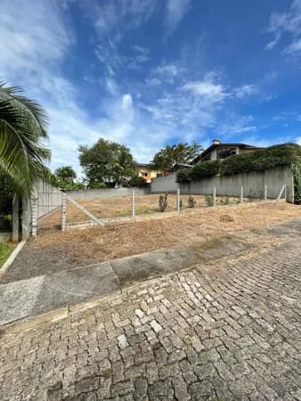 Terreno bem localizado com 454 m²