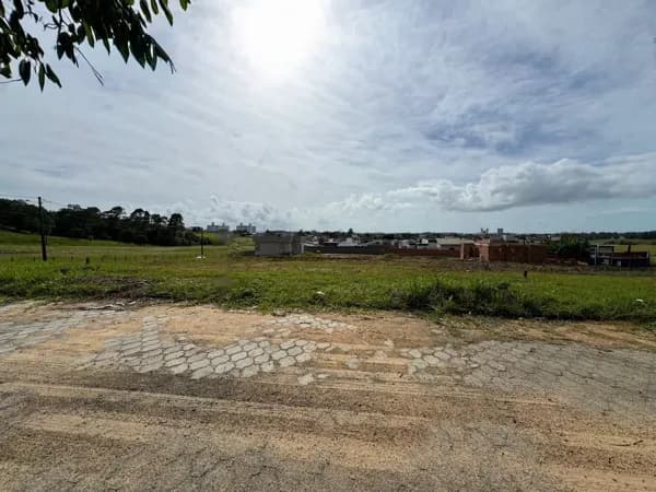 Terreno em Loteamento com 425m² lote 02 quadra T