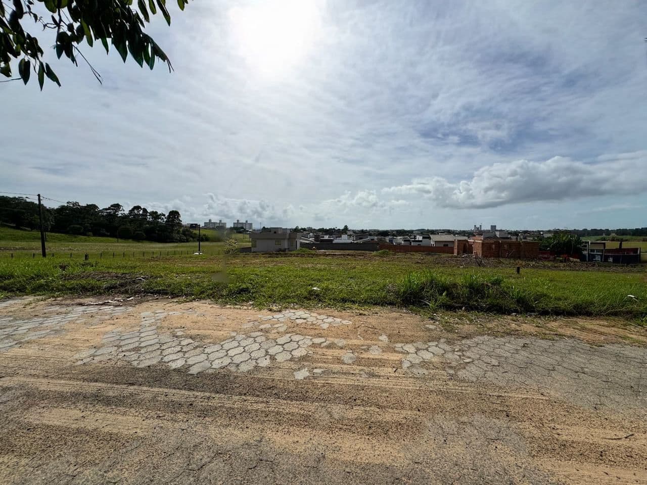 Terreno em Loteamento com 425m² lote 02 quadra T