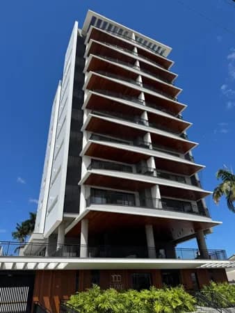 Apartamento completo de Alto Padrão com 03 suítes sendo uma Master, e 02 vagas garagens