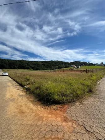 Terreno de ótima localização no Loteamento com 425m²
