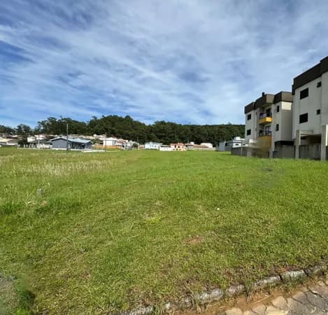 Terreno em Loteamento com 450m² lote 14 quadra S