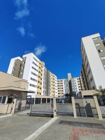 Apartamento de 03 dormitórios sendo 01 suíte