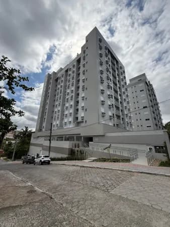Apartamento de 03 quartos sendo 01 suíte, infraestrutura completa do prédio, com piscina, cinema, sauna, academia