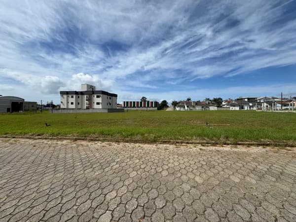 Terreno em Loteamento com 450m² lote 05 quadra M