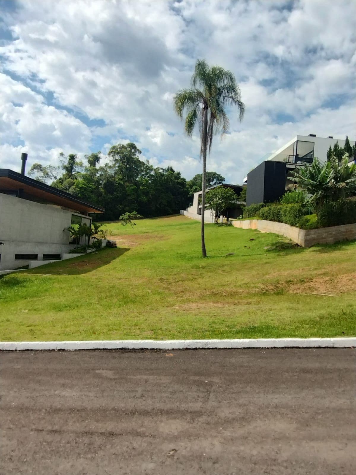 Terreno em Condomínio com mais de 550m²