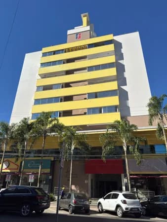Apartamento mobiliado com localização espetacular, 03 quartos sendo 01 suíte, 02 vagas de garagem