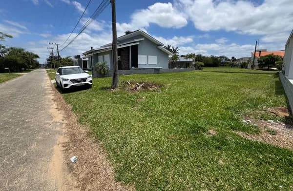 Terreno com área total de 375m²