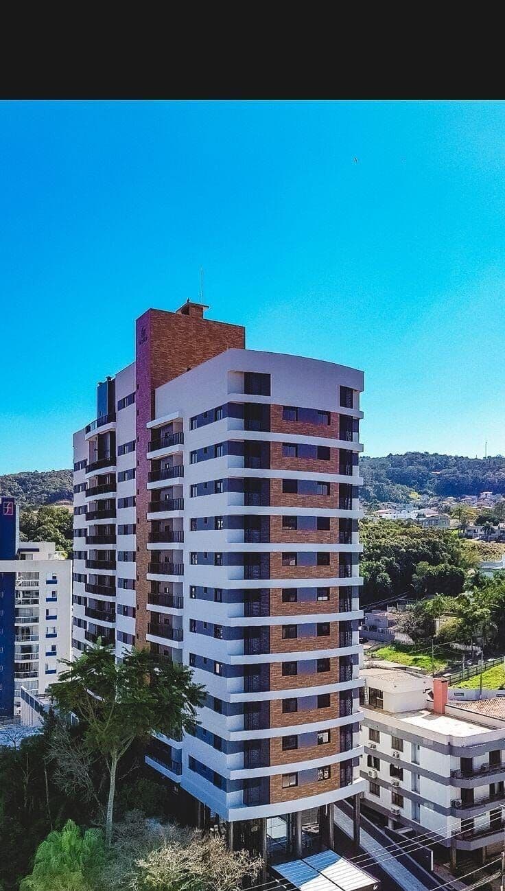 Edificio recém lançado da construtora Eraldo há 350m da praça do Congresso