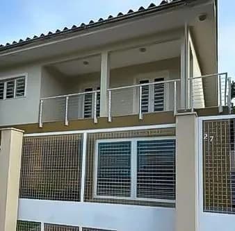 Casa na Rua Urussanga com 03 quartos (1 suíte)