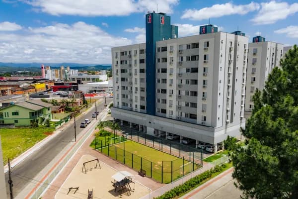 Apartamento bem aproveitado com 02 dormitórios sendo 01 suíte