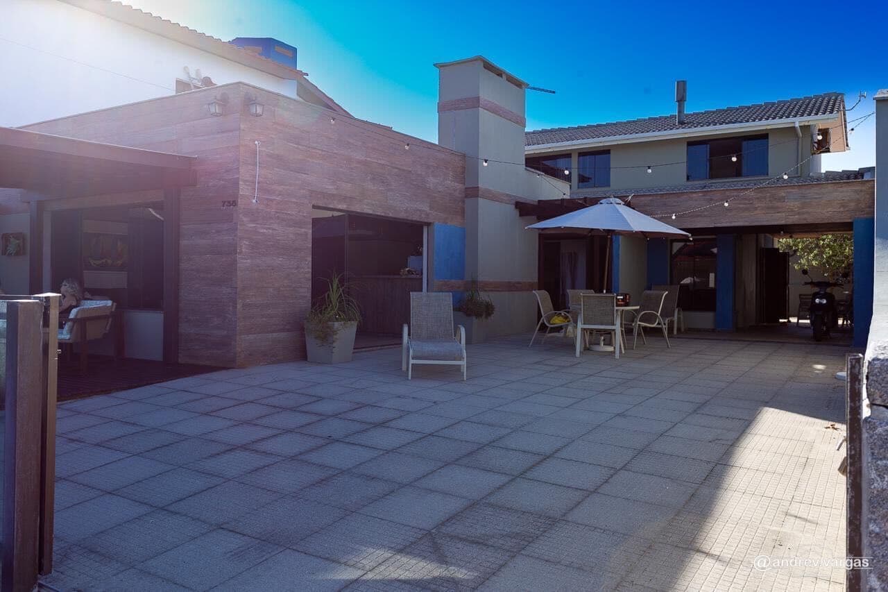 Casa de 03 dormitórios