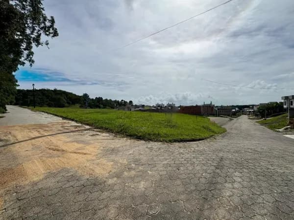 Terreno em Loteamento com 425m² lote 04 quadra T