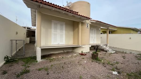 Casa com 4 dormitórios (1 suíte com sacada) e edícula e churrasqueira