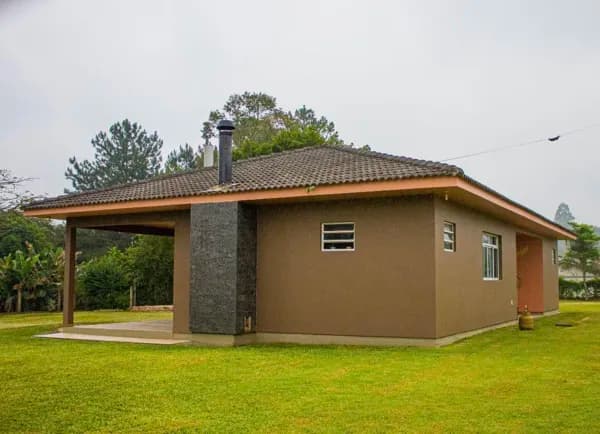 Excelente área de 7.223 m² com residência principal de 110 m² e uma segunda casa de 70 m² tudo isso a poucos metros da Imbralit na grande Próspera