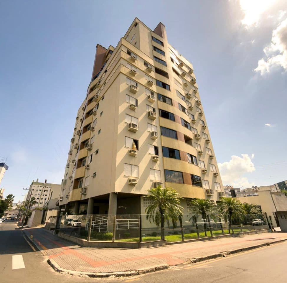 Apartamento com 02 quartos sendo 01 suíte