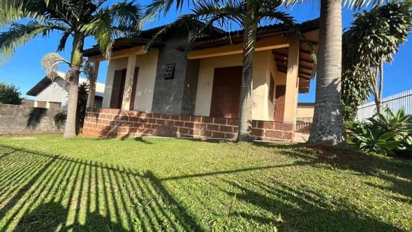 Casa de 88m² com 3 dormitórios e garagem para 2 carros