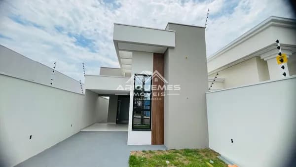 🏡 Casa nova à venda em bairro valorizado!