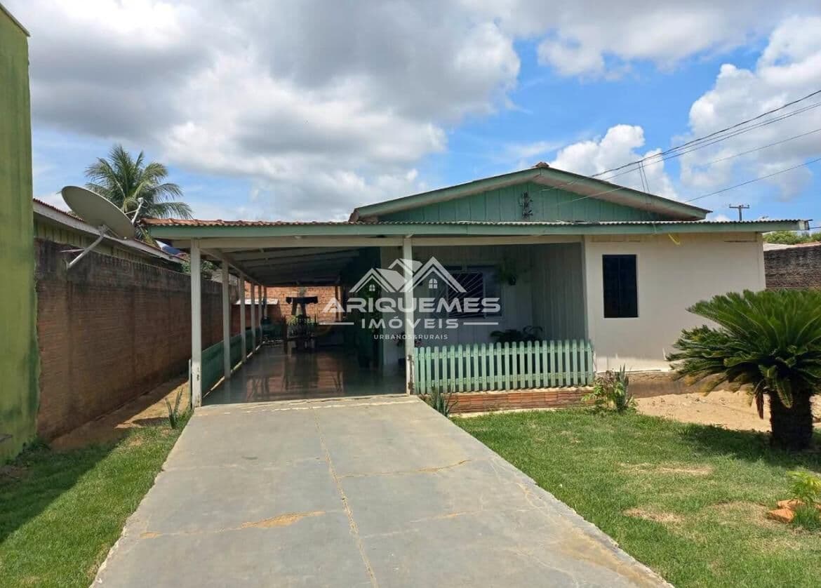 ✨Ampla Casa com Excelente Estrutura e Terreno Grande — Oportunidade!✨