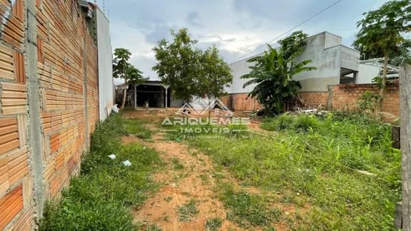 🏡 Terreno à venda – 12x30m em bairro valorizado!