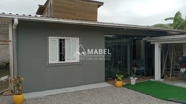 Casa à venda no bairro Araçatuba em Imbituba/SC