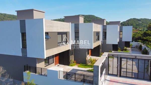 Casa à venda no bairro Ambrósio em Garopaba/SC