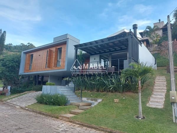Casa à venda no bairro Morrinhos em Garopaba/SC