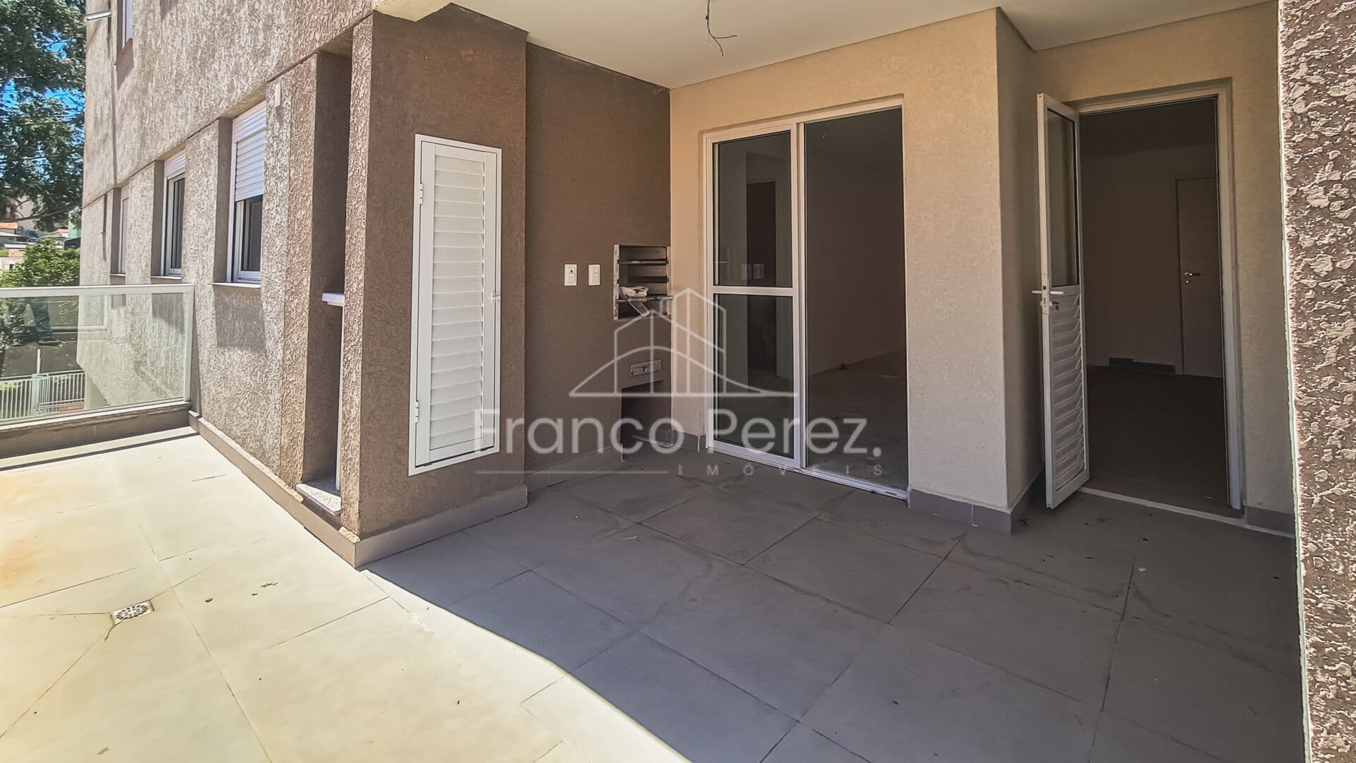 Apartamento garden 2 quartos, com 72 m² privativos no Tingui, próximo ao Bacacheri