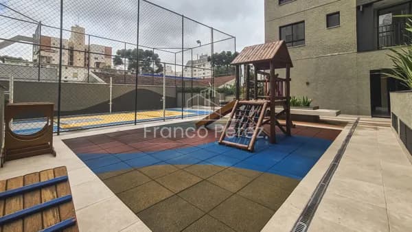 Apartamento 3 quartos com suíte, 2 vagas e varanda com churrasqueira no Juvevê