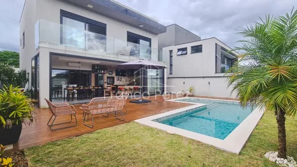 Casa Mobiliada em Condomínio, com 300m² Privativos, 3 suítes | Porteira Fechada