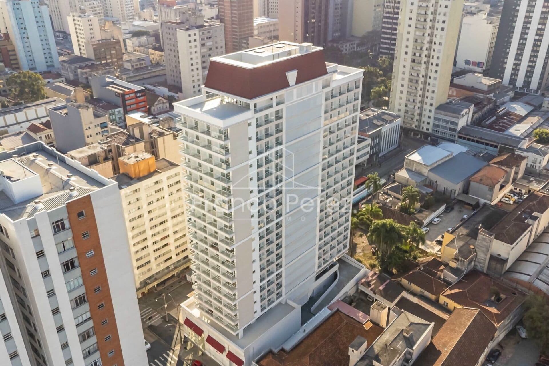 Studio no 20º andar com vista da cidade à venda no Centro de Curitiba