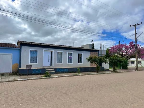 Duas casas no mesmo pátio