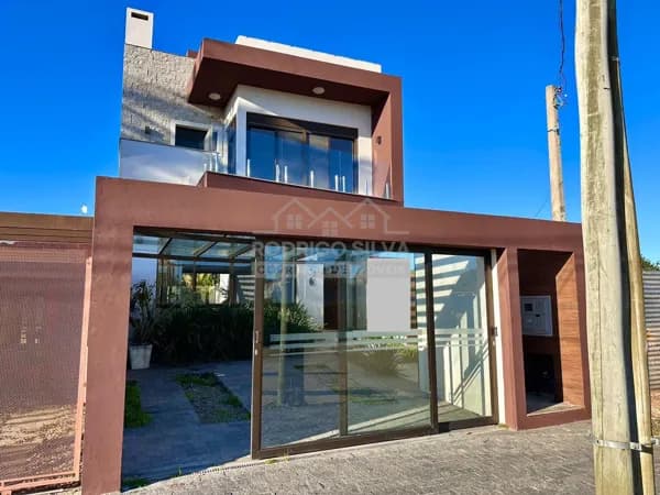 Sobrado em São Lourenço do Sul - Balneário