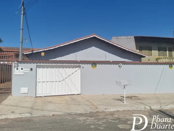 Casa Padrão em Jardim América, Goiânia/GO