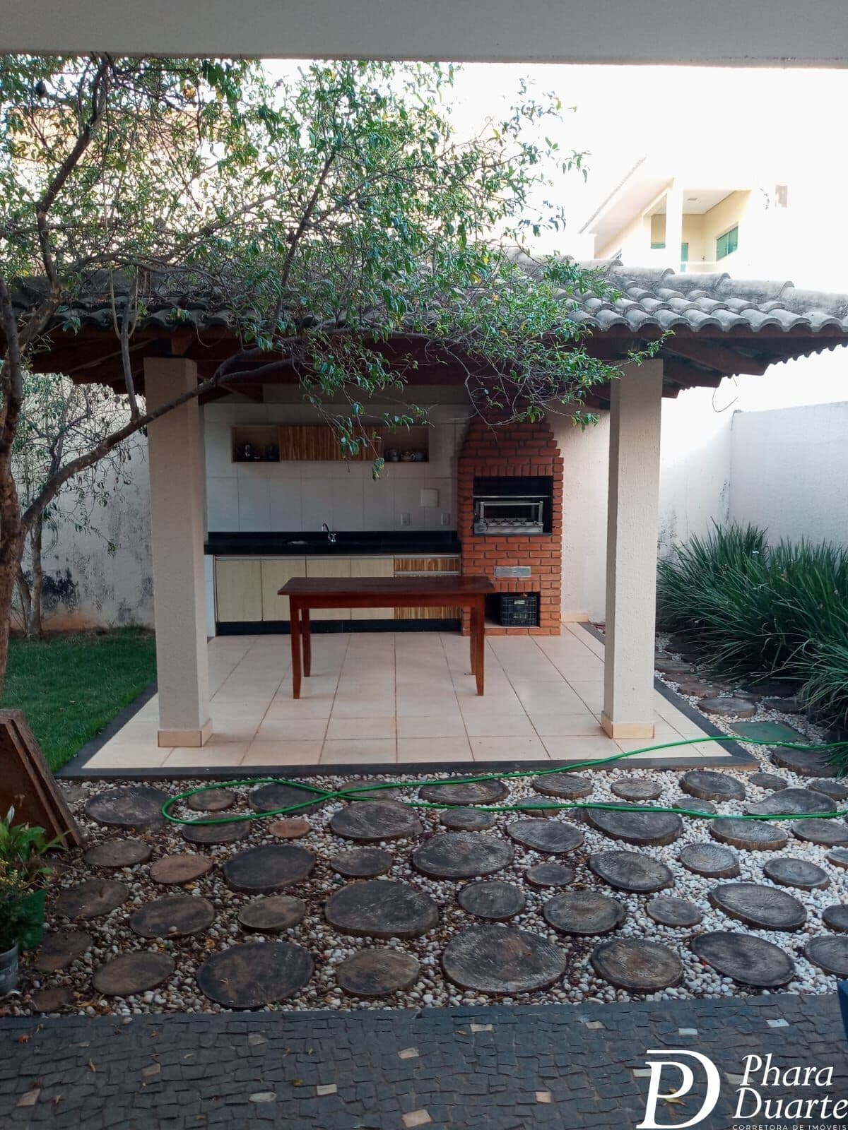Sobrado Alto Padrão em Jardins Madri, Goiânia/GO