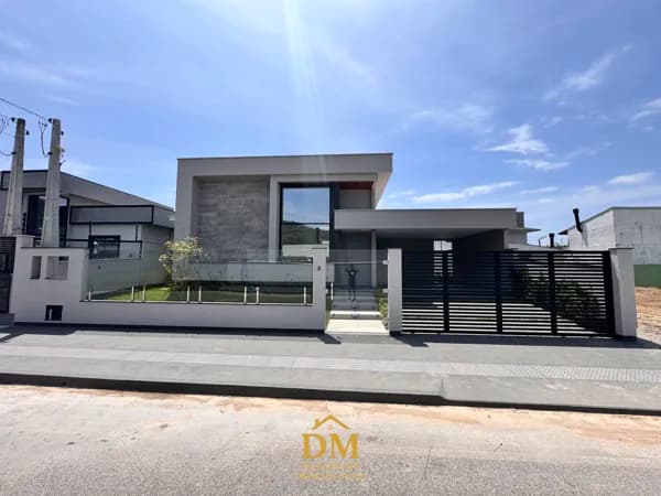 Casa em Palhoça - São Sebastião
