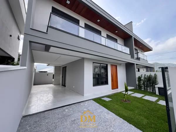 Sobrado em São José - Forquilhas