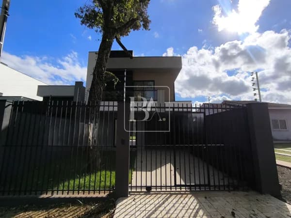 Sobrado com 01 Suíte + 02 dormitórios, por R$ 750.000,00, no Jardim Bourbon em Foz do Iguaçu.