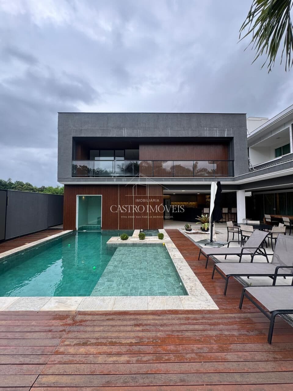 Casa Alto Padrão de 5 suítes - 715m² - Condomínio Del lago - Barra da Tijuca